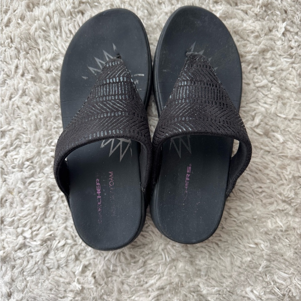 Women’s Skechers Black Platform Flip Flops size 8